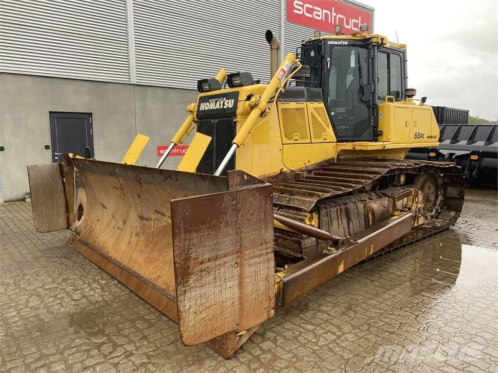 Komatsu D65PX-18 履带式推土机