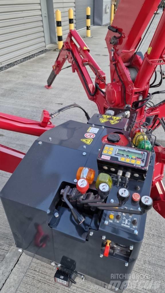 Unic URW 295 轻小型起重机