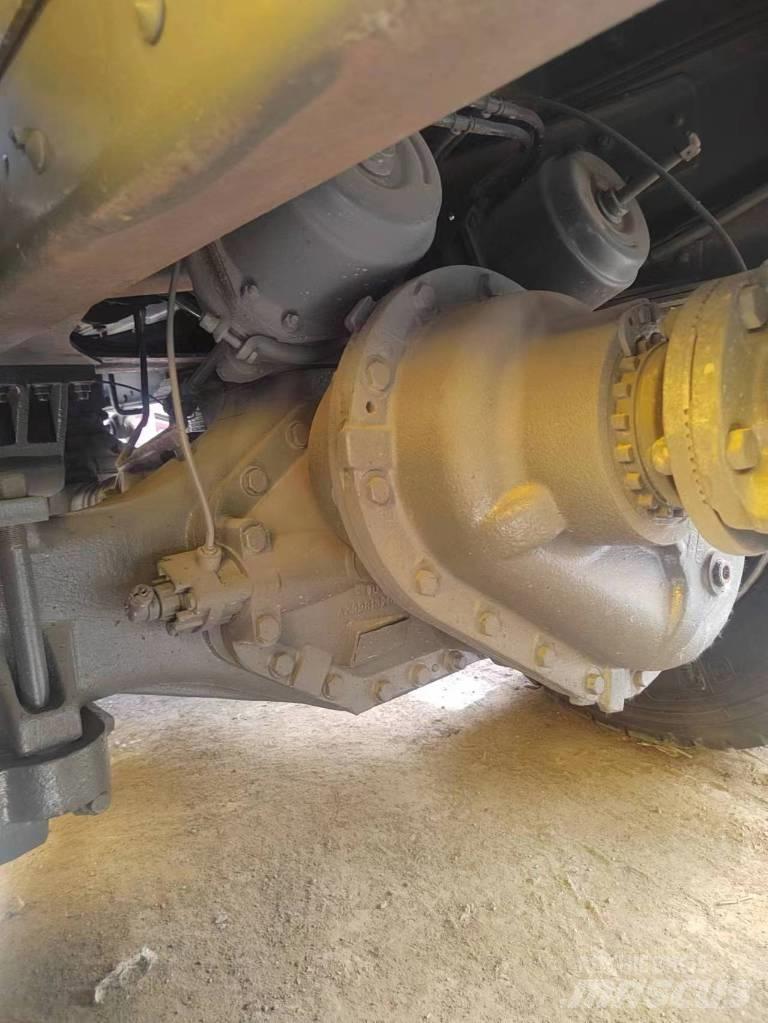 Howo 371 8x4 自卸式货车
