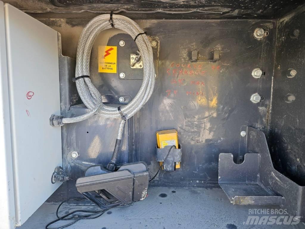 Sandvik QJ 341 移动式破碎机