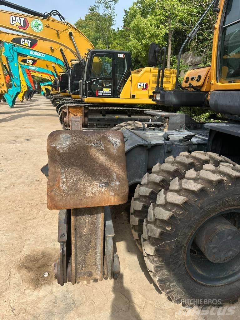 Hyundai R210W-9 轮式挖掘机