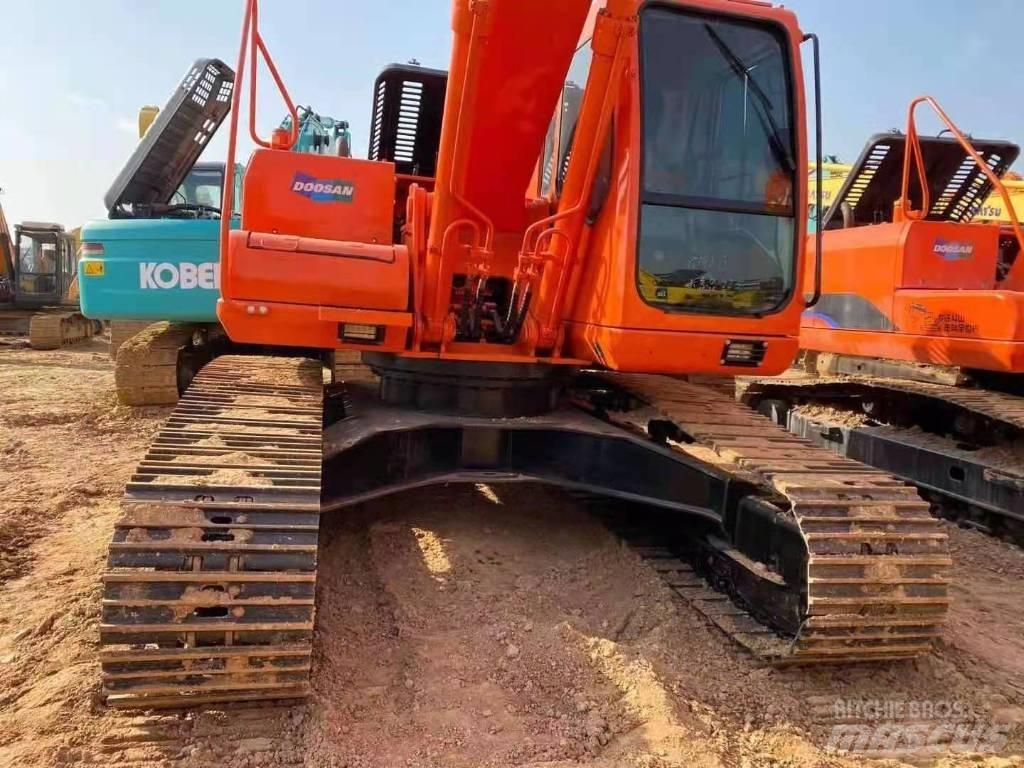 Doosan dh220lc-7 履带挖掘机