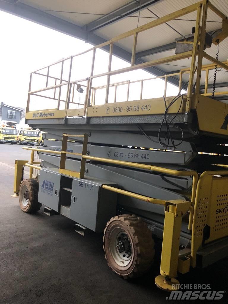 SkyJack SJ 9250 RT 剪叉式升降机