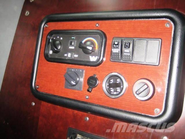 Western Star 5700 XE 牵引车