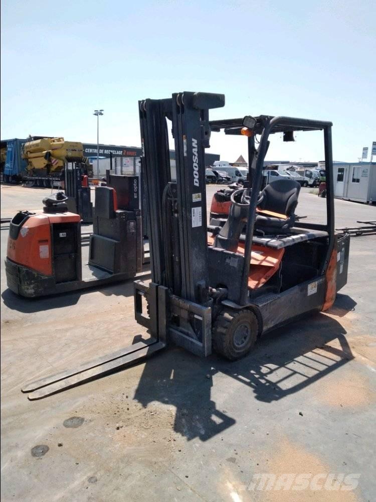 Doosan B 18 T-7 电动叉车