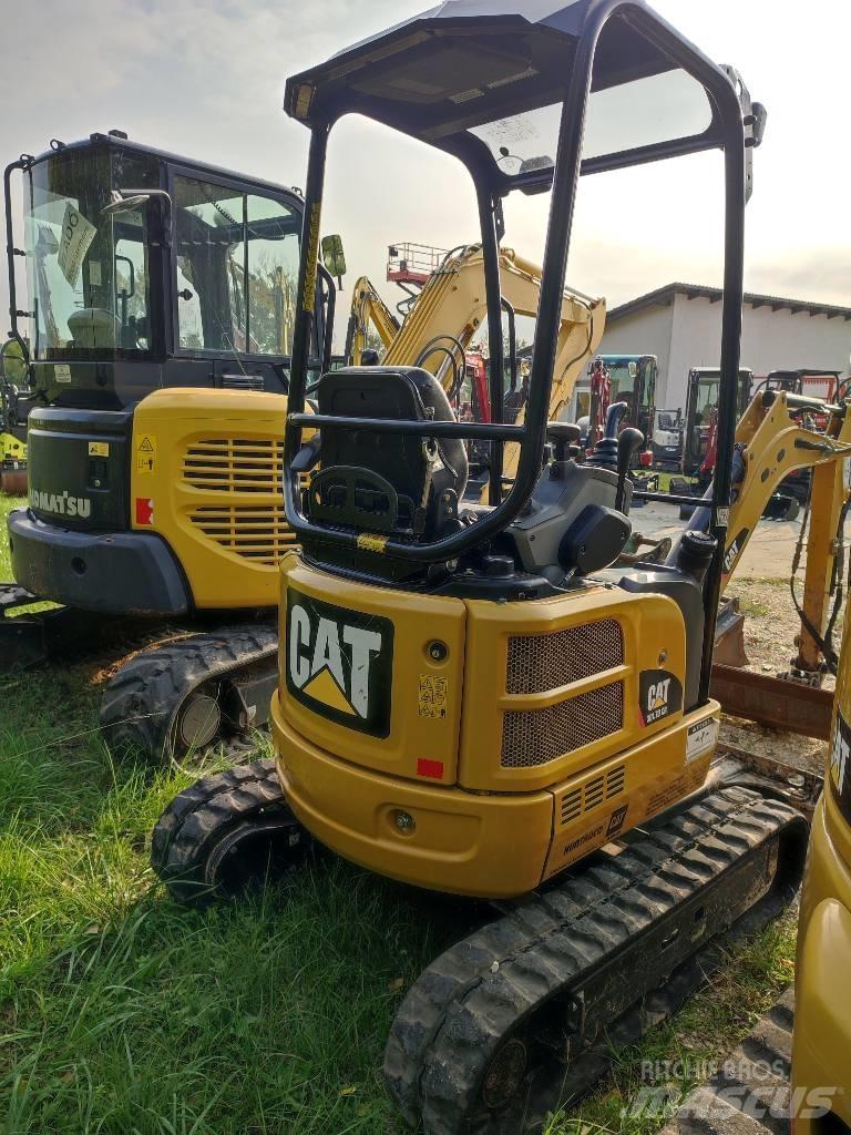 CAT 301.7 小型挖掘机