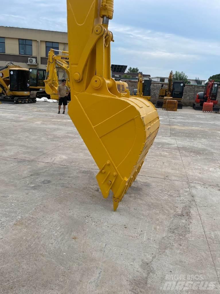 Komatsu pc220-7 履带挖掘机
