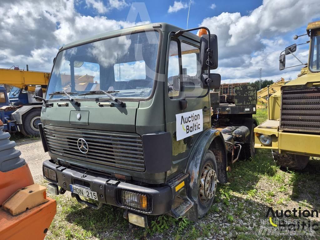 Mercedes-Benz 1422 牵引车