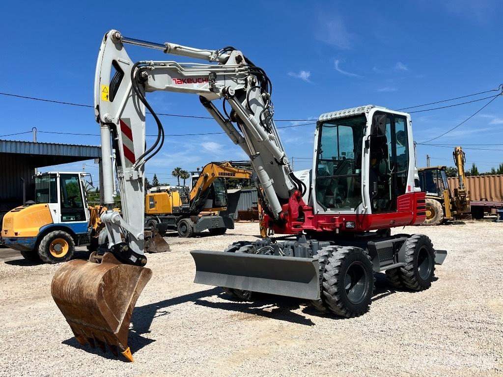 Takeuchi TB 295 轮式挖掘机