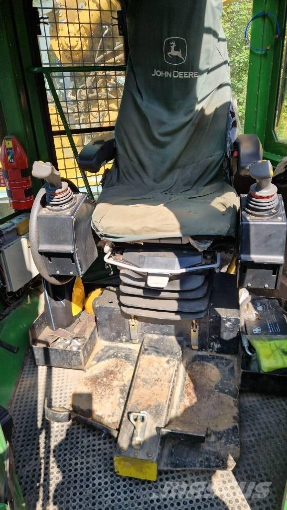 John Deere 640 G III 粉碎机