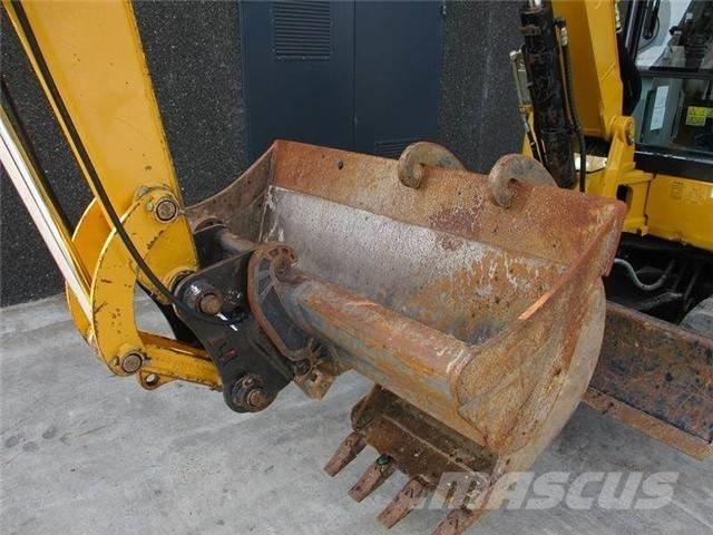 CAT 305.5 小型挖掘机