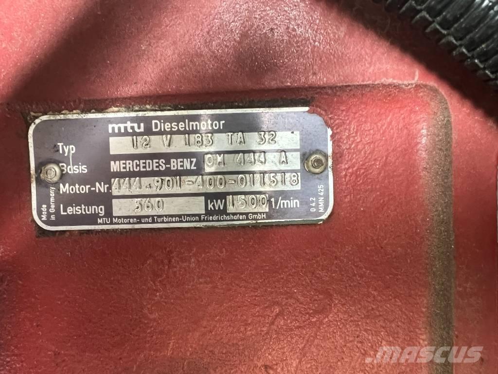 Mercedes-Benz OM 444 发动机