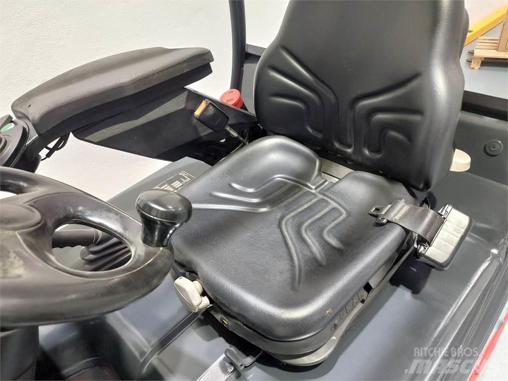 Linde E16 02 电动叉车