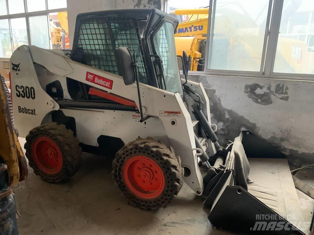 Bobcat S 300 滑移装载机