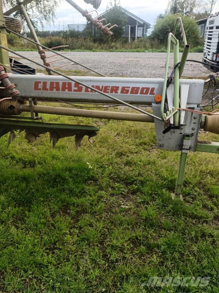 CLAAS Liner 680 料堆整形机