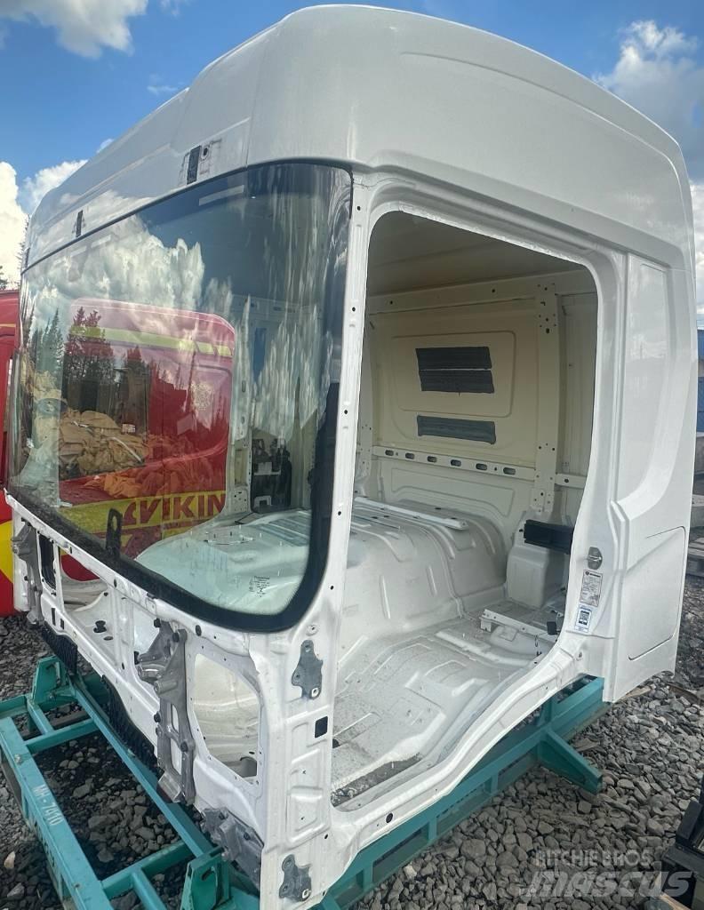 Scania P 370 驾驶室与内部