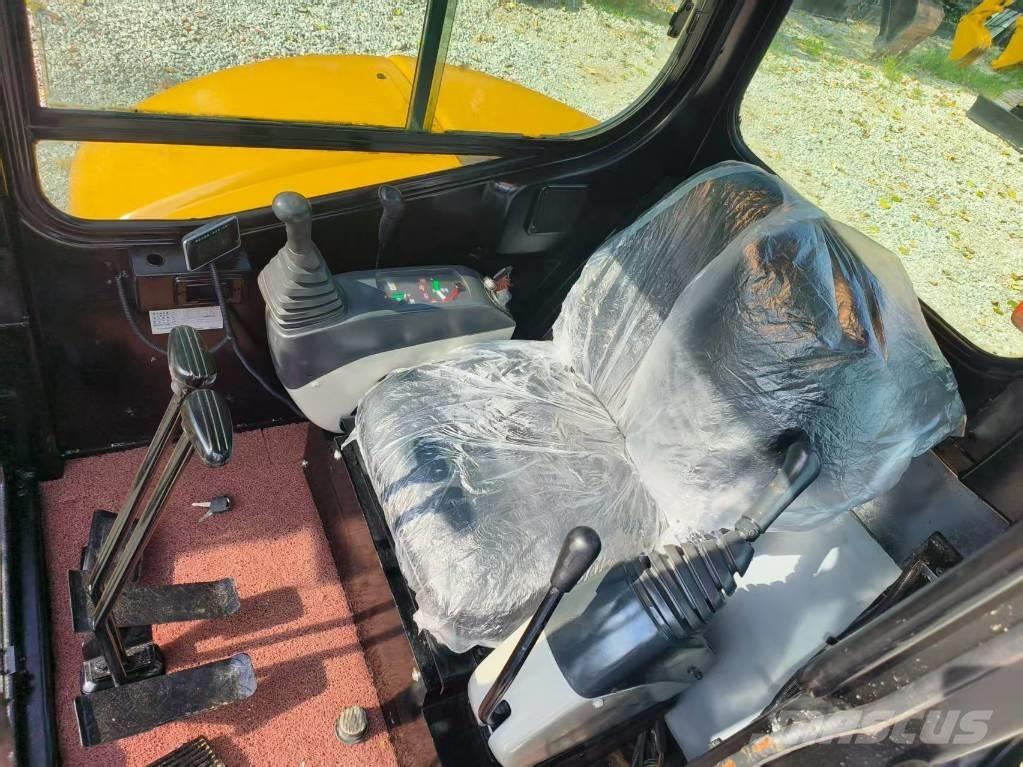 CAT 305 CR 小型挖掘机