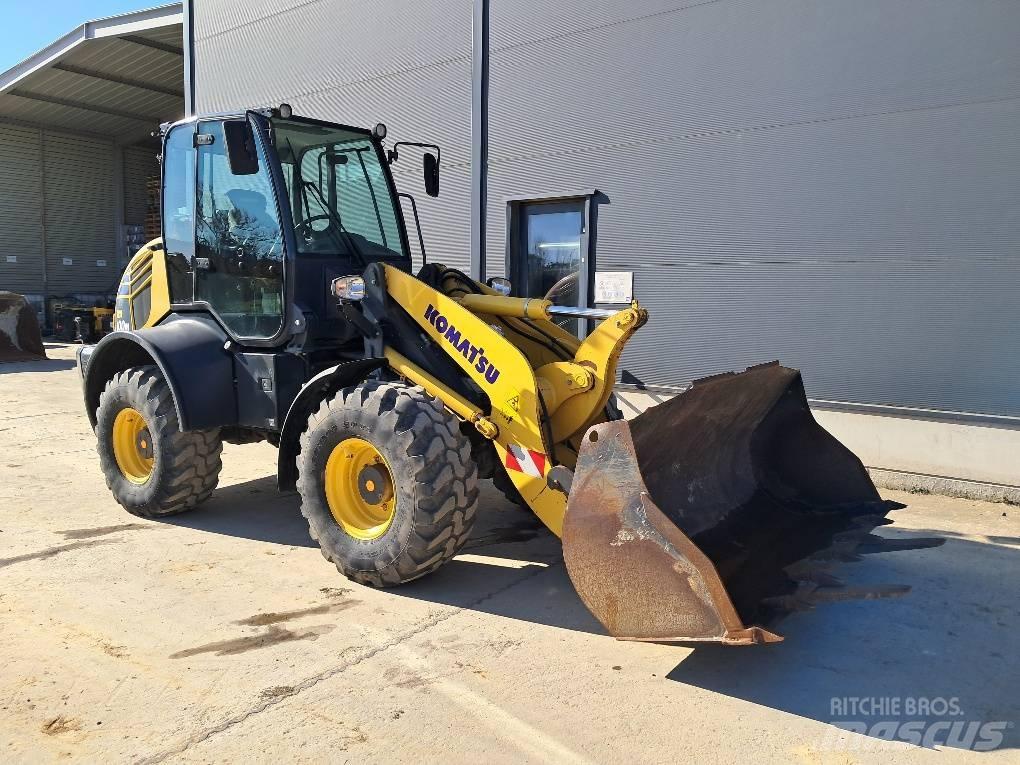 Komatsu WA100M-8 轮式装载机