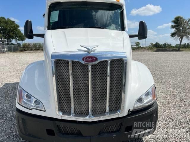 Peterbilt 579 牵引车