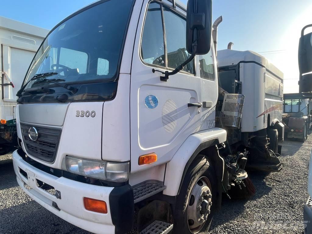 UD 3300 道路清扫车