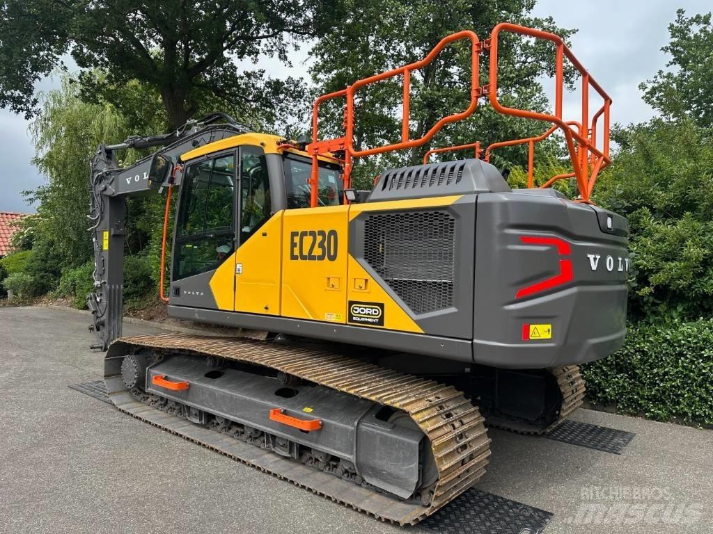 Volvo EC 230 履带挖掘机