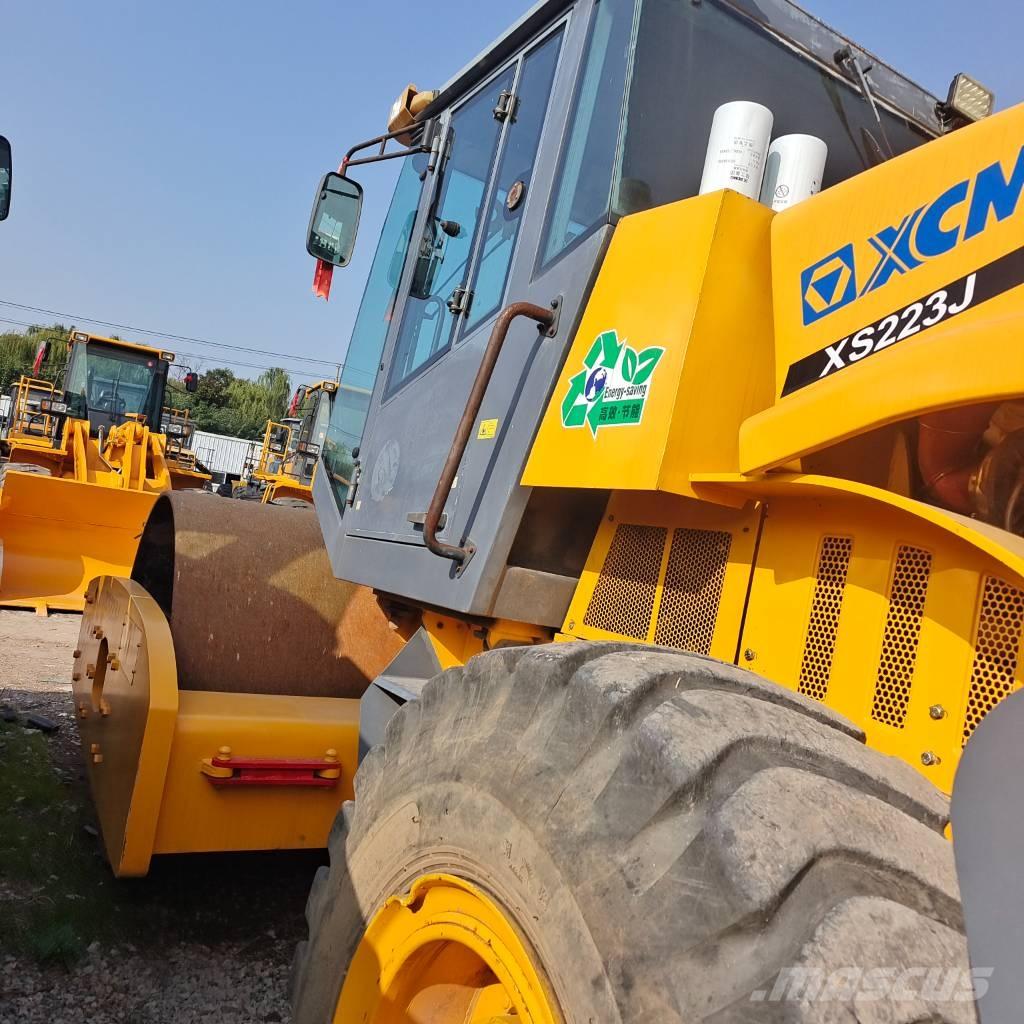 XCMG XS223J 单轮压路机