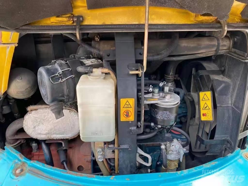 Kubota U 25 小型挖掘机
