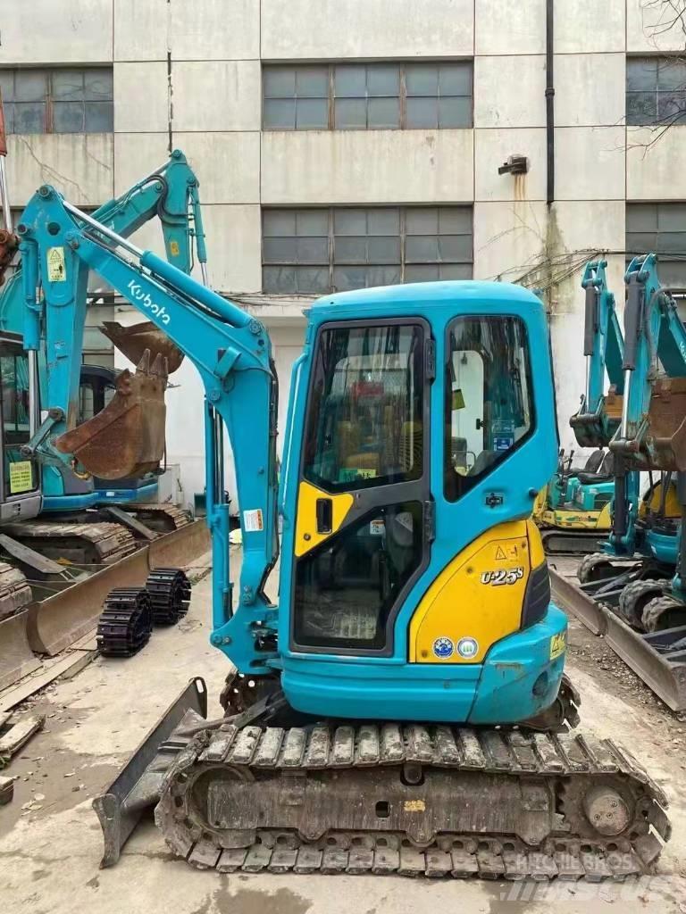 Kubota U 25 小型挖掘机