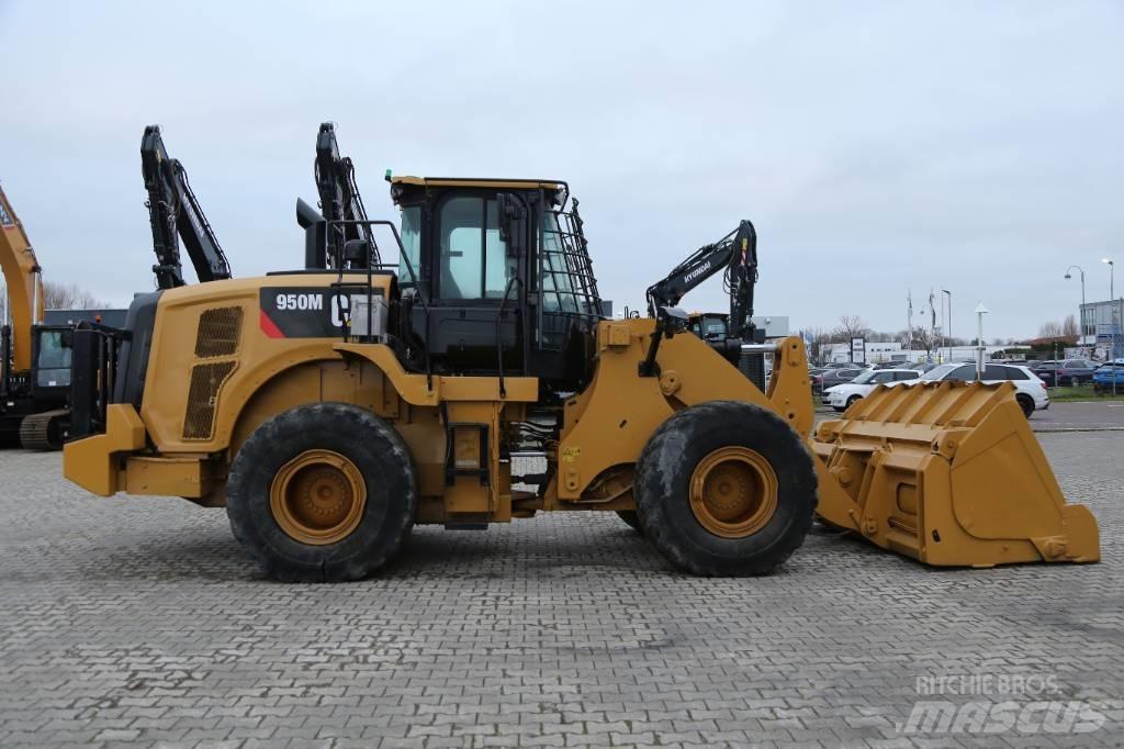 CAT 950M 轮式装载机