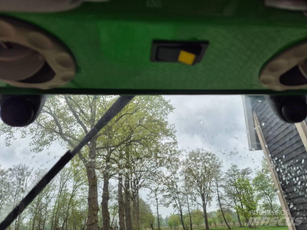 John Deere 2520 小型拖拉机