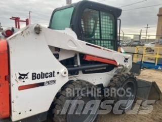 Bobcat S550 滑移装载机