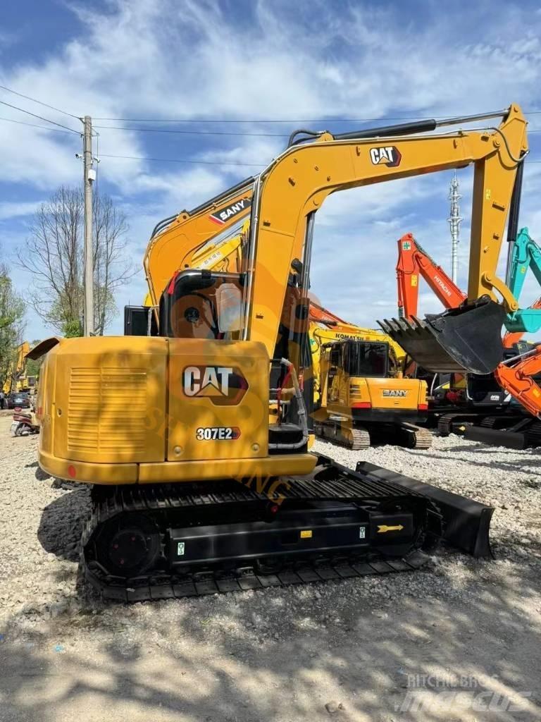 CAT 307 E2 中型挖掘机