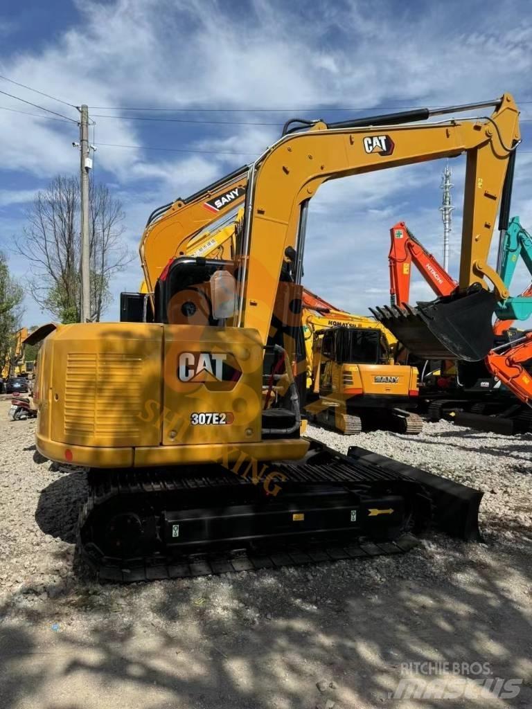 CAT 307 E2 中型挖掘机