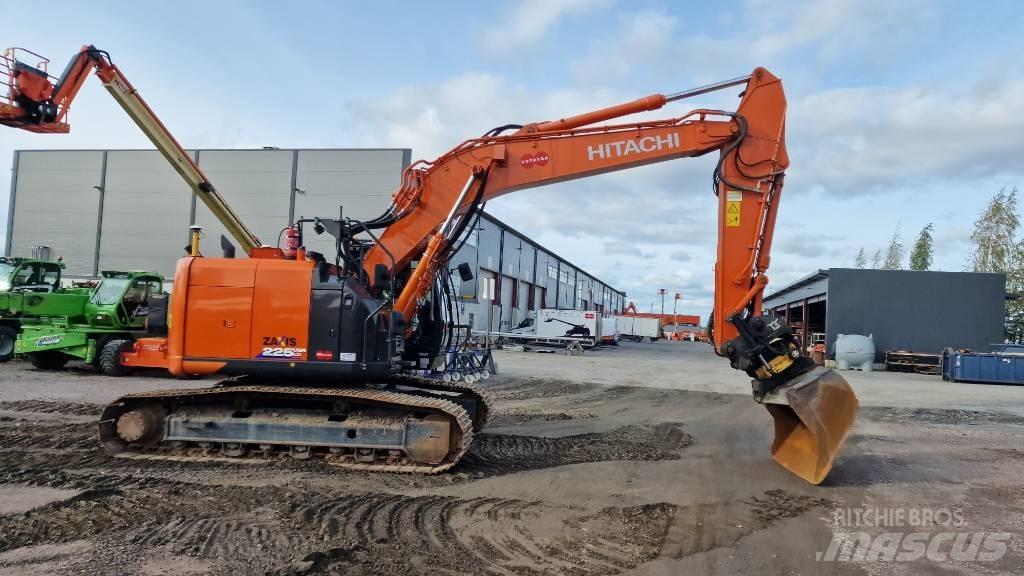 Hitachi ZX225USRLC-6 履带挖掘机