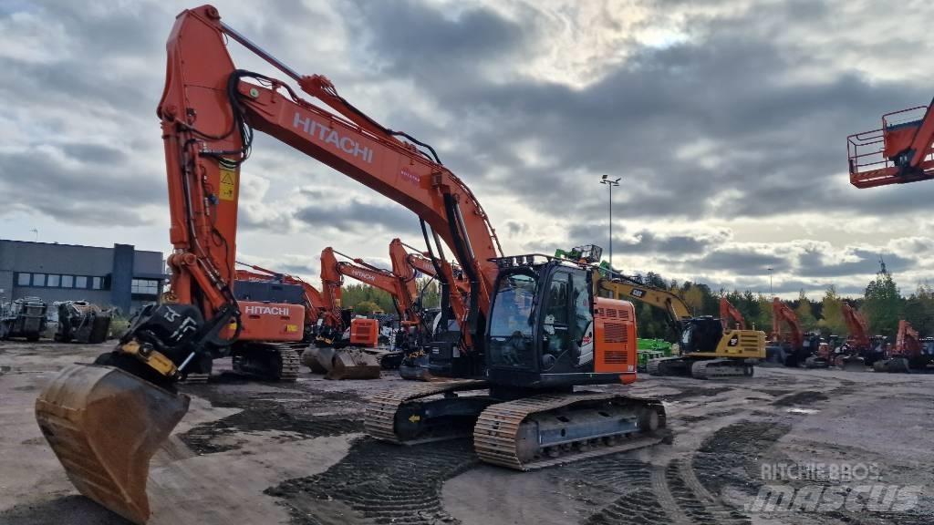 Hitachi ZX225USRLC-6 履带挖掘机