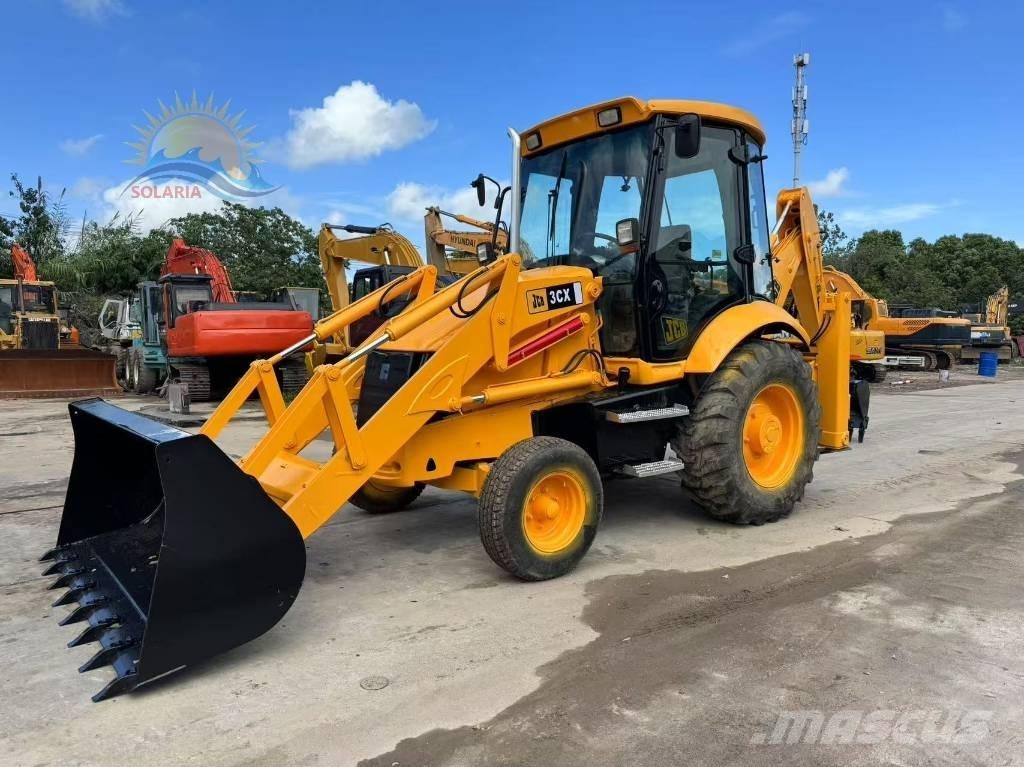 JCB 3CX 反铲装载机
