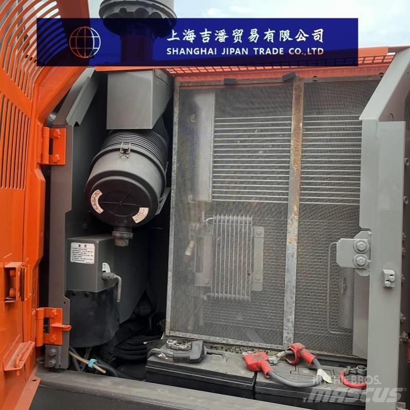 Hitachi ZX 130 中型挖掘机