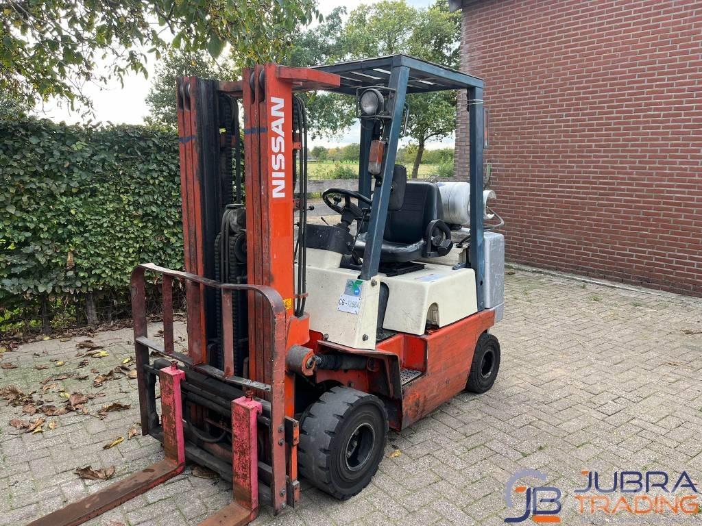 Nissan APJ02A25PU 天然气叉车