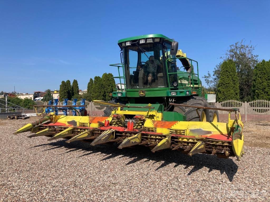 John Deere 7300 自走式青贮饲料收割机