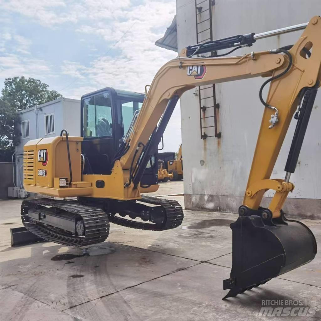 CAT 306E2 小型挖掘机