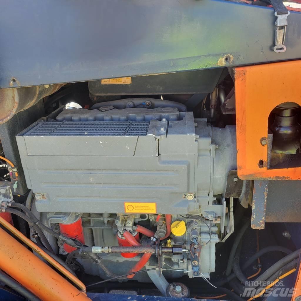 Sandvik DC 300 钻孔机