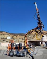Sandvik DC 300 钻孔机