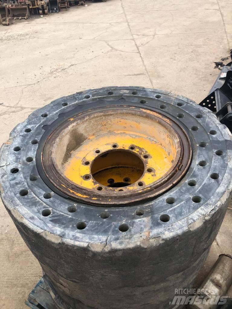  Solid 轮胎、车轮和轮圈