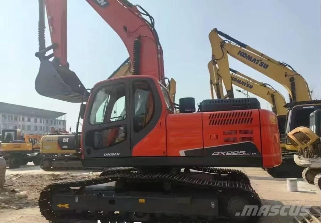 Doosan DX 225 LC 履带挖掘机