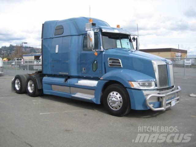 Western Star 5700 XE 牵引车