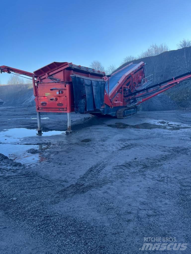 Terex Finlay 694 移动式筛分机