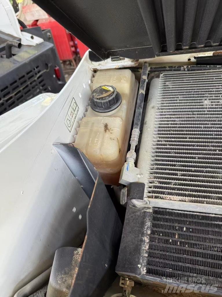 Bobcat S 550 滑移装载机