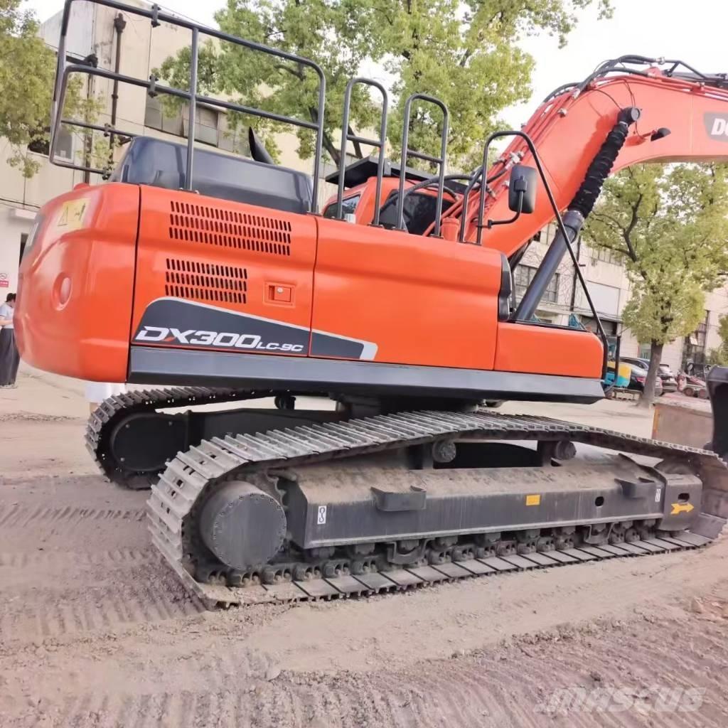 Doosan DX 300 LC 履带挖掘机