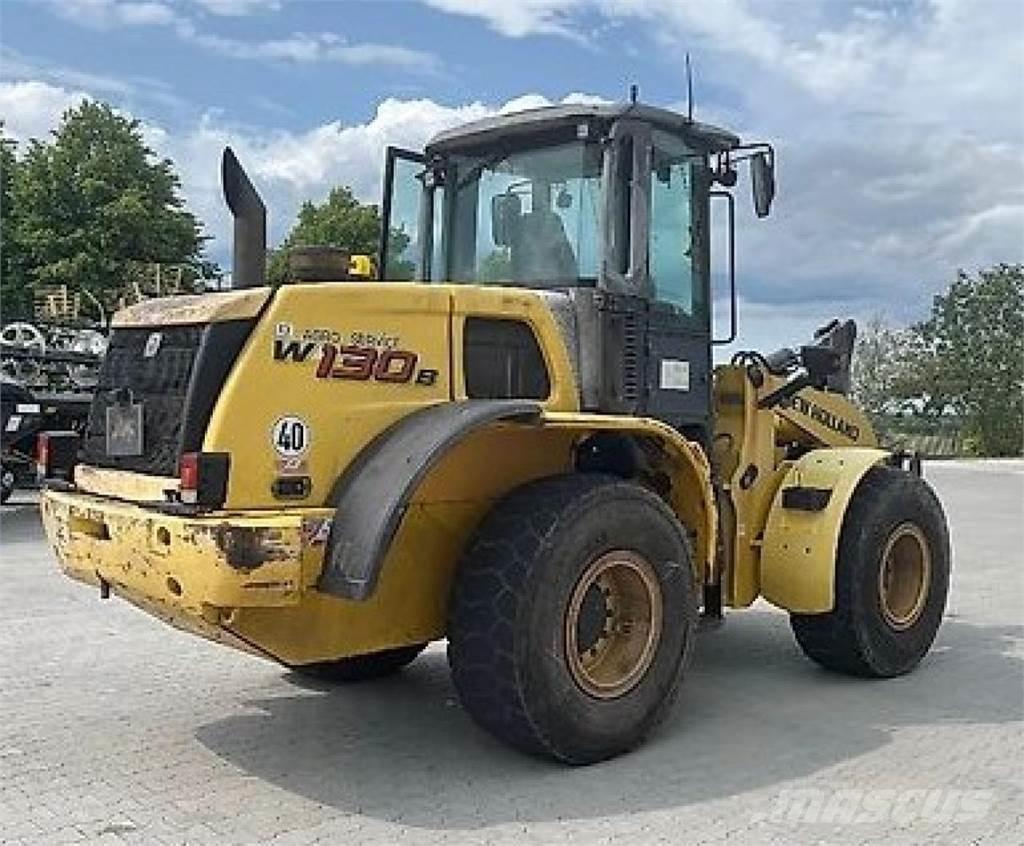 New Holland W 130B 轮式装载机