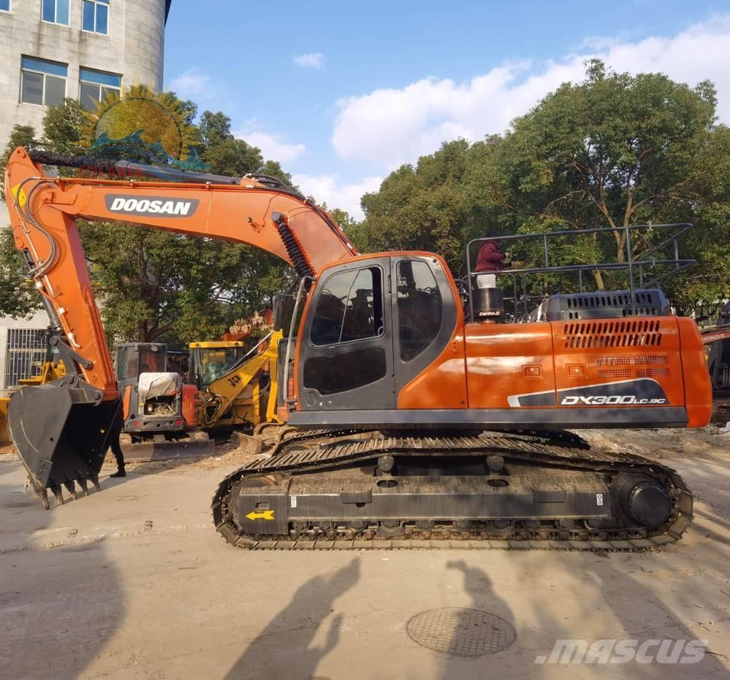 Doosan DX 300 LC 履带挖掘机